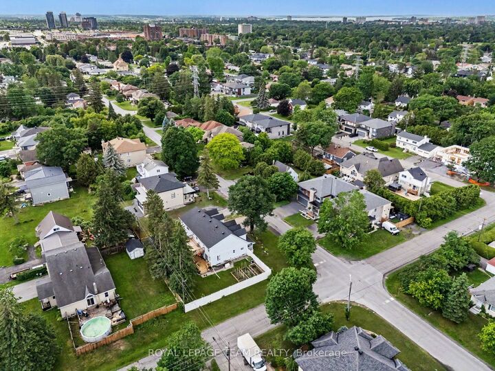 Property Photo:  50 Lotta Avenue  ON K2G 6B5 