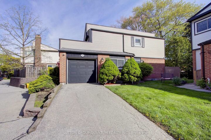 336 Queen Street S 14 — photo 1
