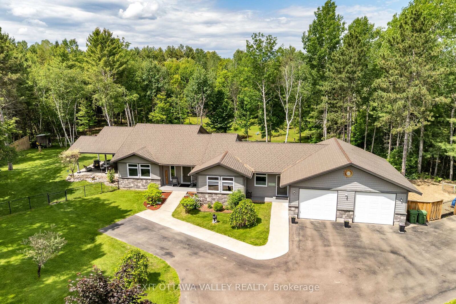 Property Photo: 301 Doran Road ON K8H 2W8