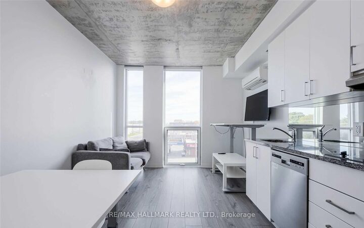 Property Photo: 1900 Simcoe Street N 436 ON L6E 0M7