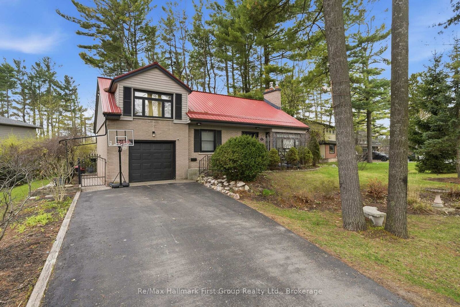 Property Photo: 41 Freeman Drive ON L1A 2E1