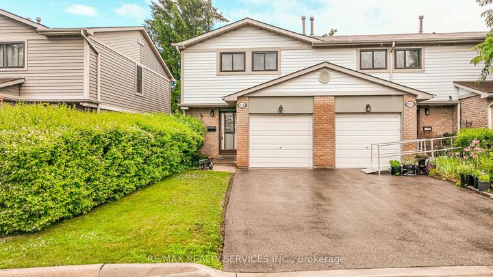 125 Ashton Crescent 125 — photo 1