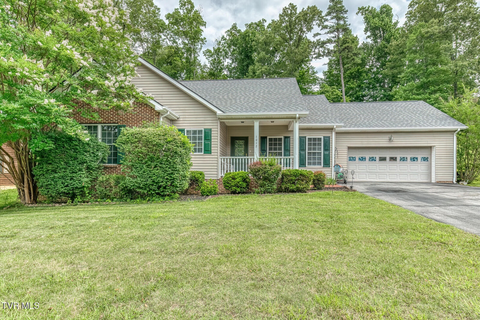 Property Photo: 1012 Quail Run TN 37650