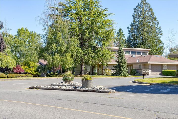 Property Photo: 902 Lakes Blvd BC V9P 2P8