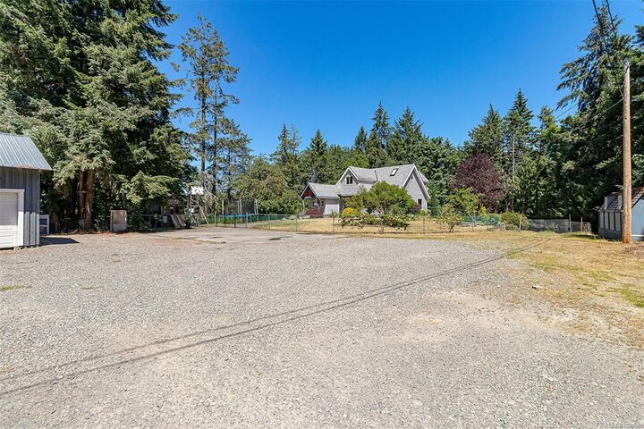 Property Photo: 2333 Summerset Rd BC V9P 9E4