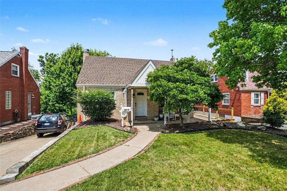 Property Photo:  3524 Middleboro Rd  PA 15234 