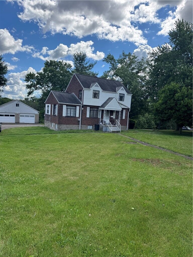 Property Photo:  44 Forest Grove Rd  PA 15108 