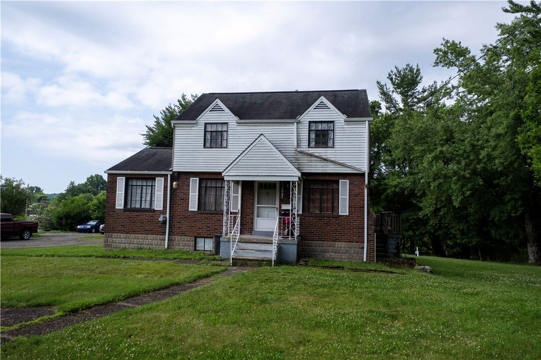 Property Photo: 44 Forest Grove Rd PA 15108