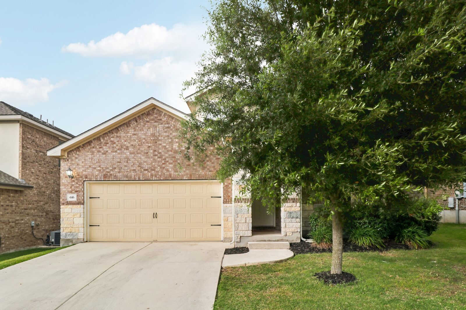Property Photo:  616 Sigourney Way  TX 78641 