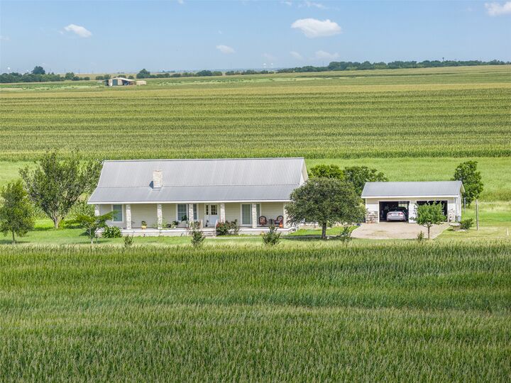 Property Photo: 18108 Werchan Lane TX 78615