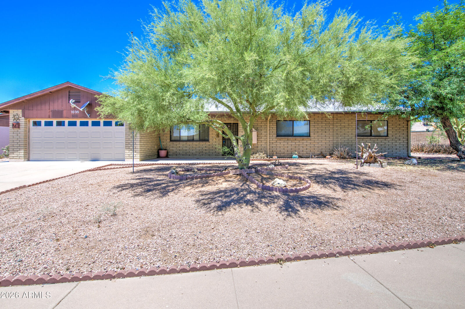 Property Photo:  1698 W 15th Lane  AZ 85120 