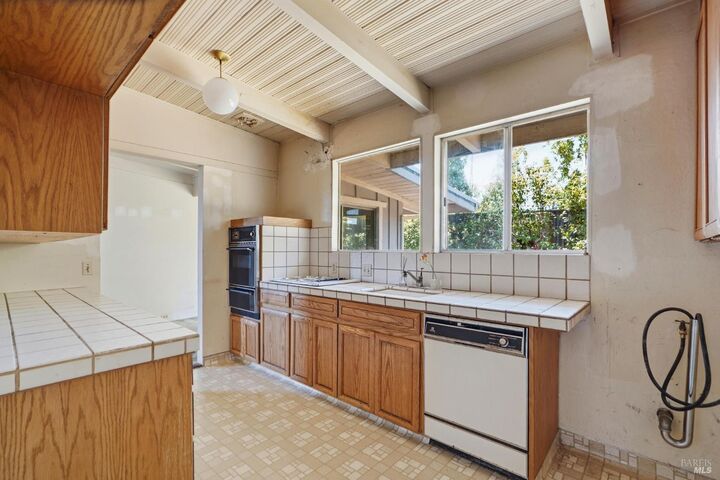 Property Photo:  579 Wisteria Way  CA 94903 