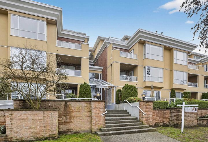 2340 Hawthorne Avenue 308 — photo 1