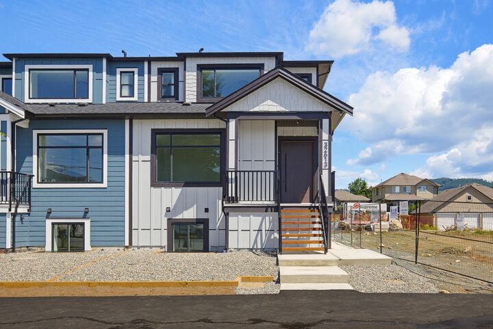 Property Photo: 32613 Cherry Avenue BC V2V 2T8