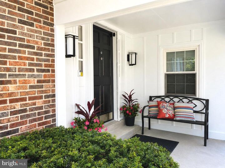 Property Photo: 1715 Fox Run Court VA 22182