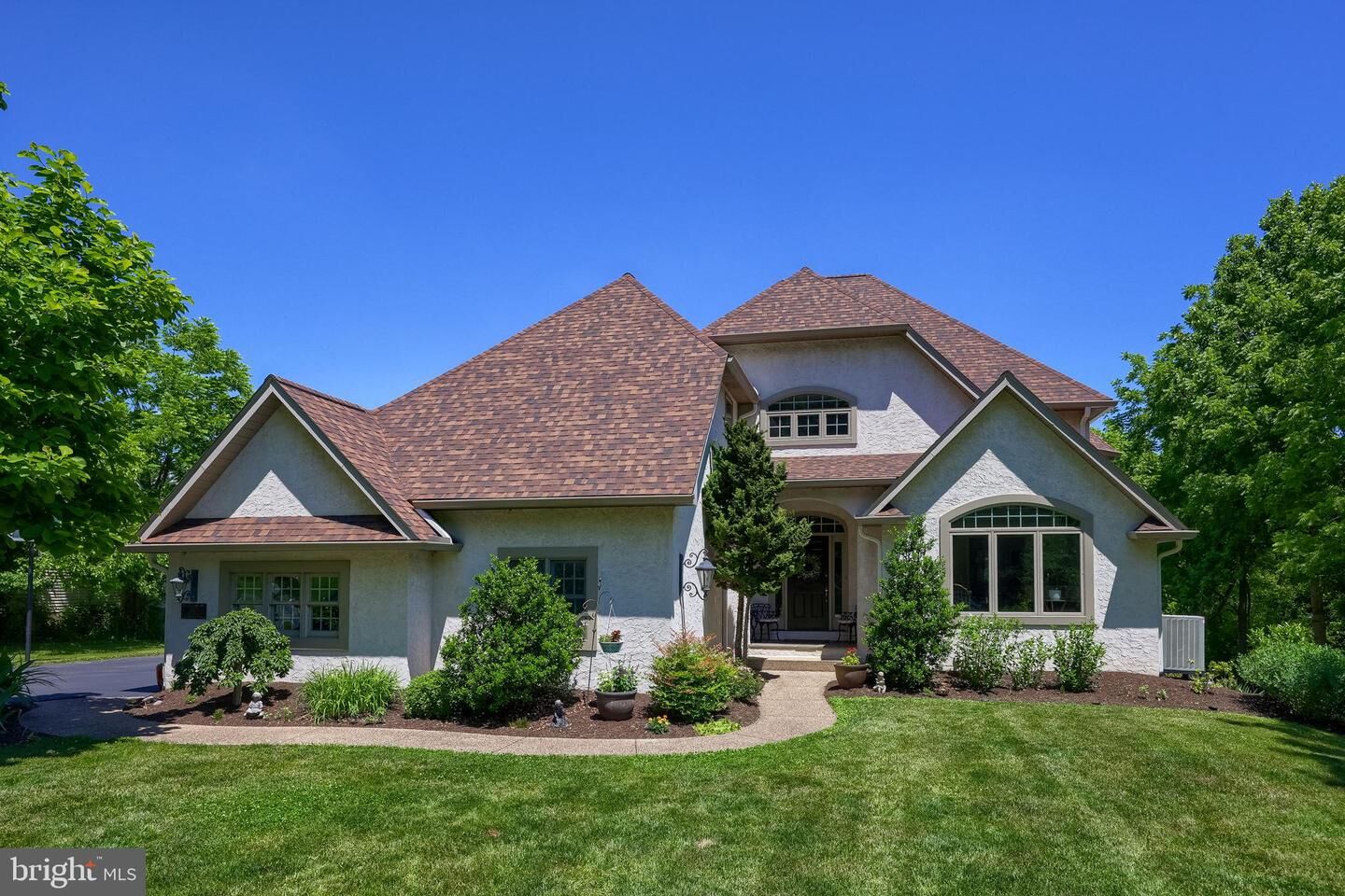 Property Photo:  2813 Spring Valley Road  PA 17601 