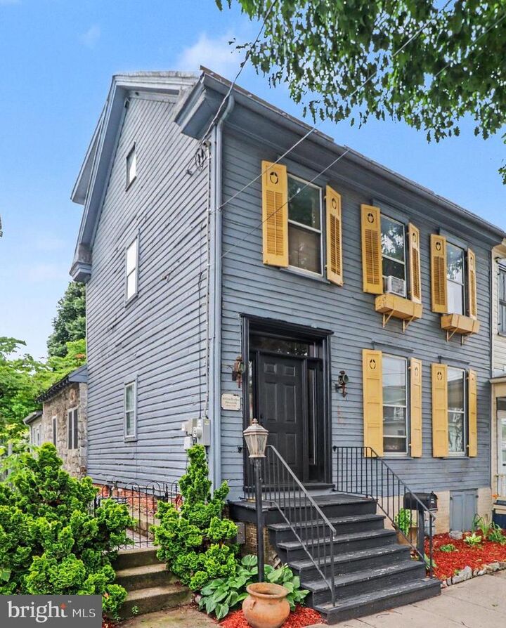 Property Photo:  226 E King Street  PA 17257 
