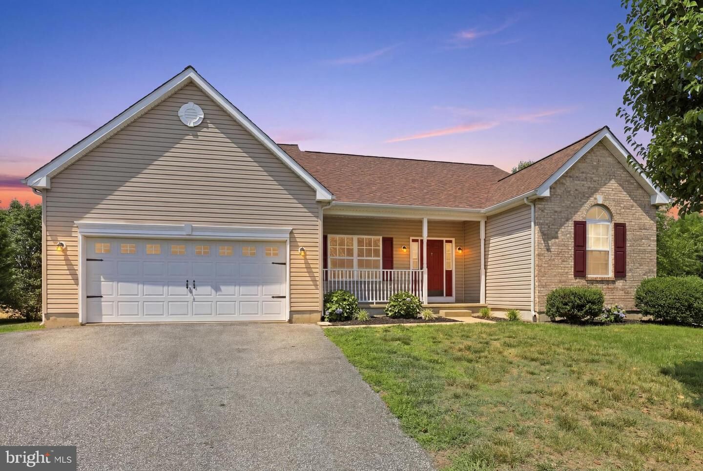 Property Photo: 5 Obsidian Way DE 19734