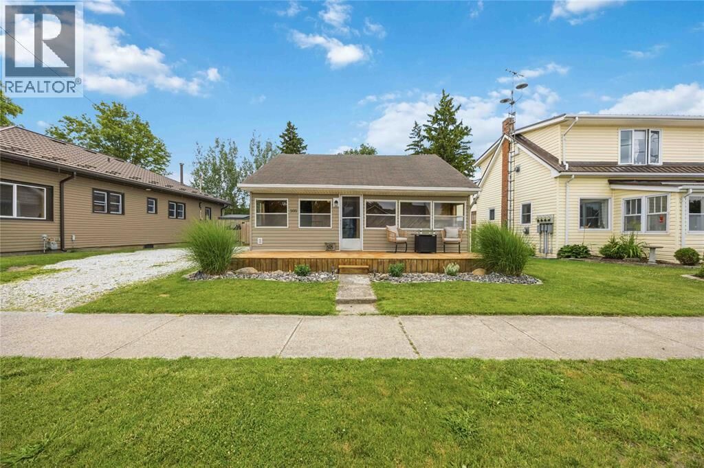 Property Photo:  505 Broadway Street  ON N0P 2B0 
