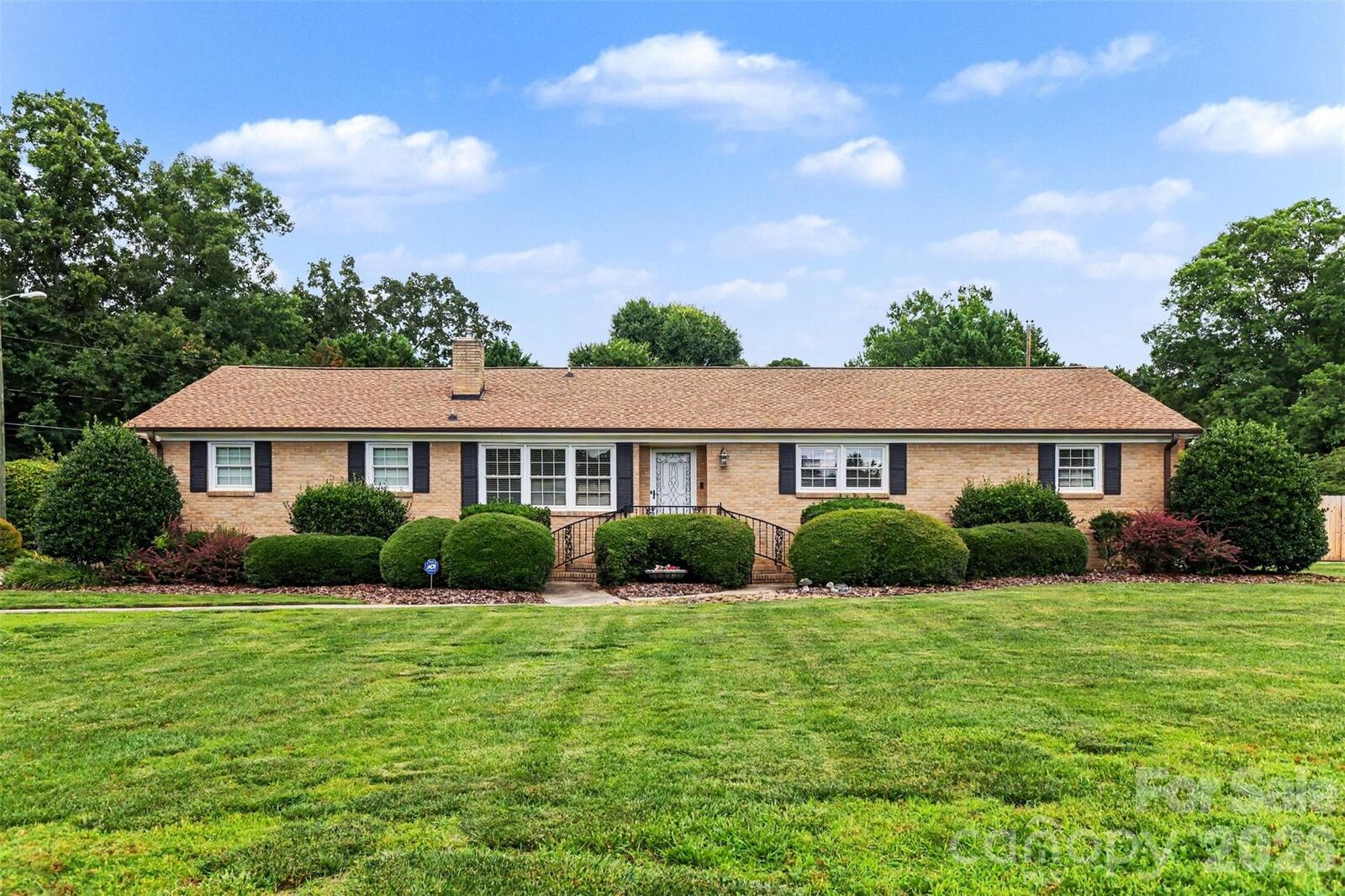 Property Photo:  114 Carderock Court  NC 28214 