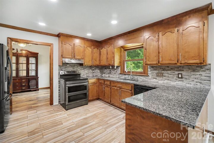 Property Photo:  3017 Mill Stream Court  NC 28104 
