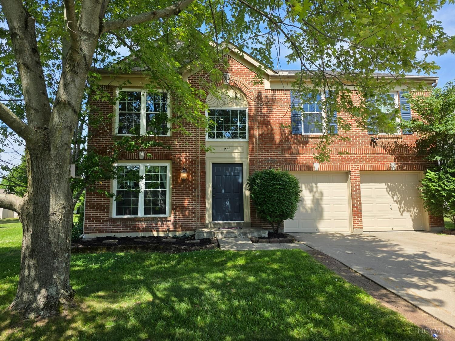 Property Photo:  923 Pond Court  OH 45036 