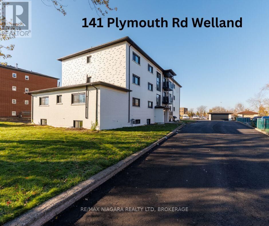 Property Photo:  141 Plymouth Road Unit 11  ON L3B 3C8 