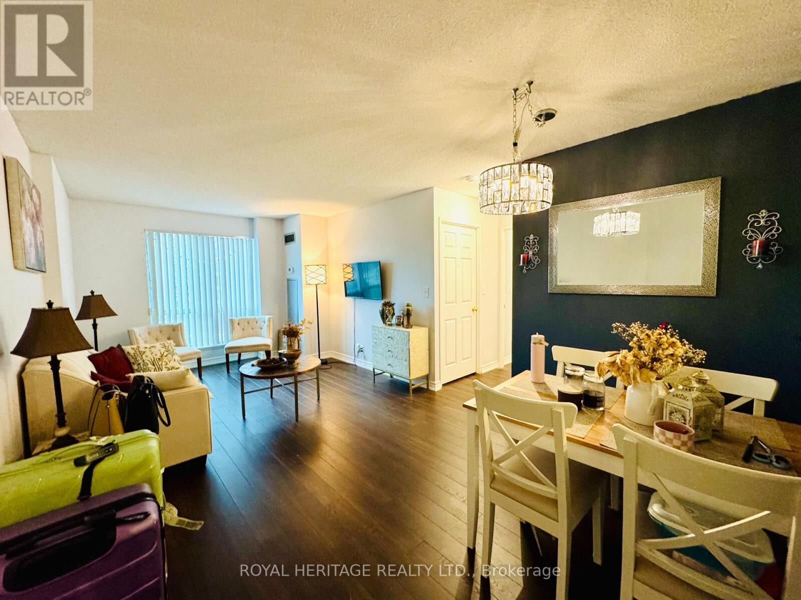 Property Photo:  8 Lee Centre Drive 613  ON M1H 3H8 
