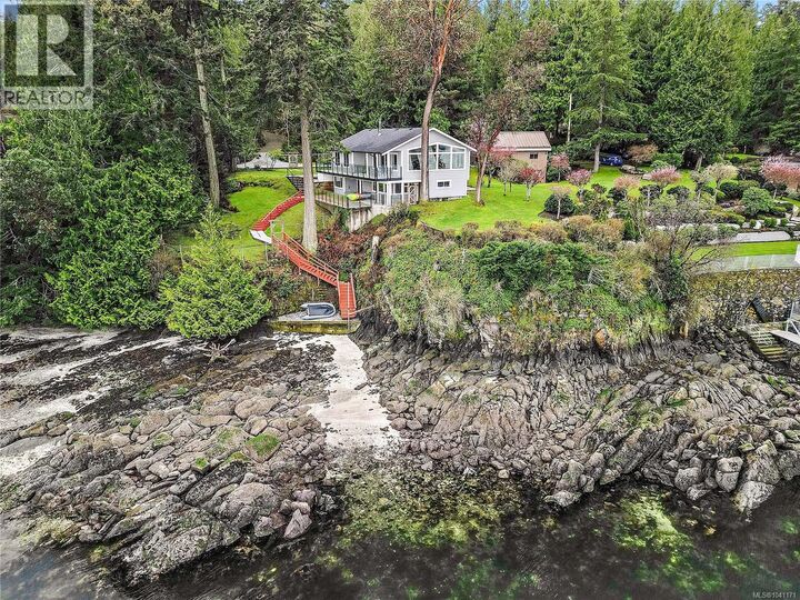 Property Photo:  976 Lands End Road  BC V8L 5L3 
