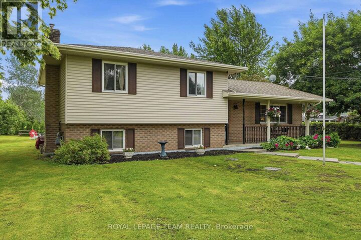 Property Photo:  19238 Richmond Court  ON K0C 2E0 