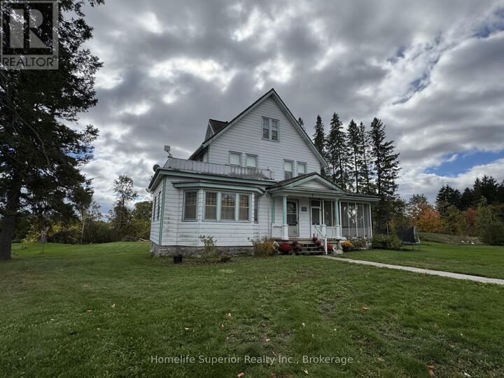 Property Photo: 8 Private Road ON K0K 2M0