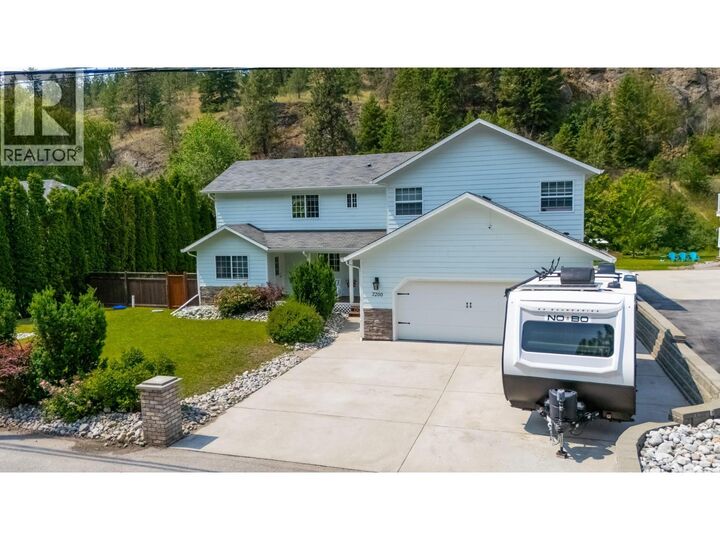 7200 Victoria Road South — photo 1