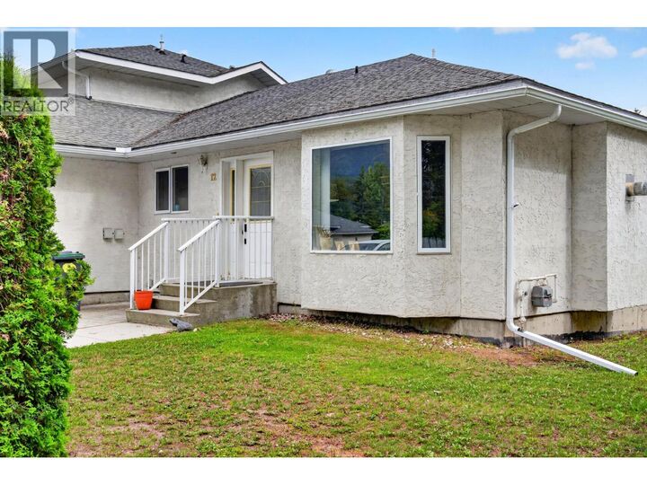 Property Photo: 411 5th Avenue South 12 BC V0A 1H0