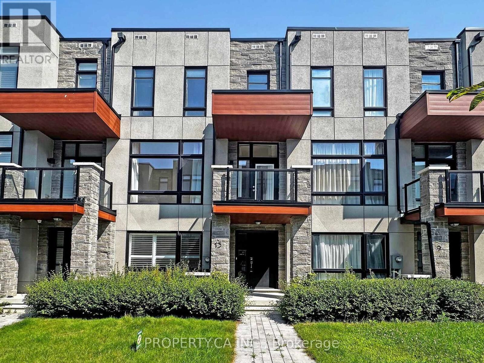 Property Photo:  13 Mogul Road  ON L4H 4R5 