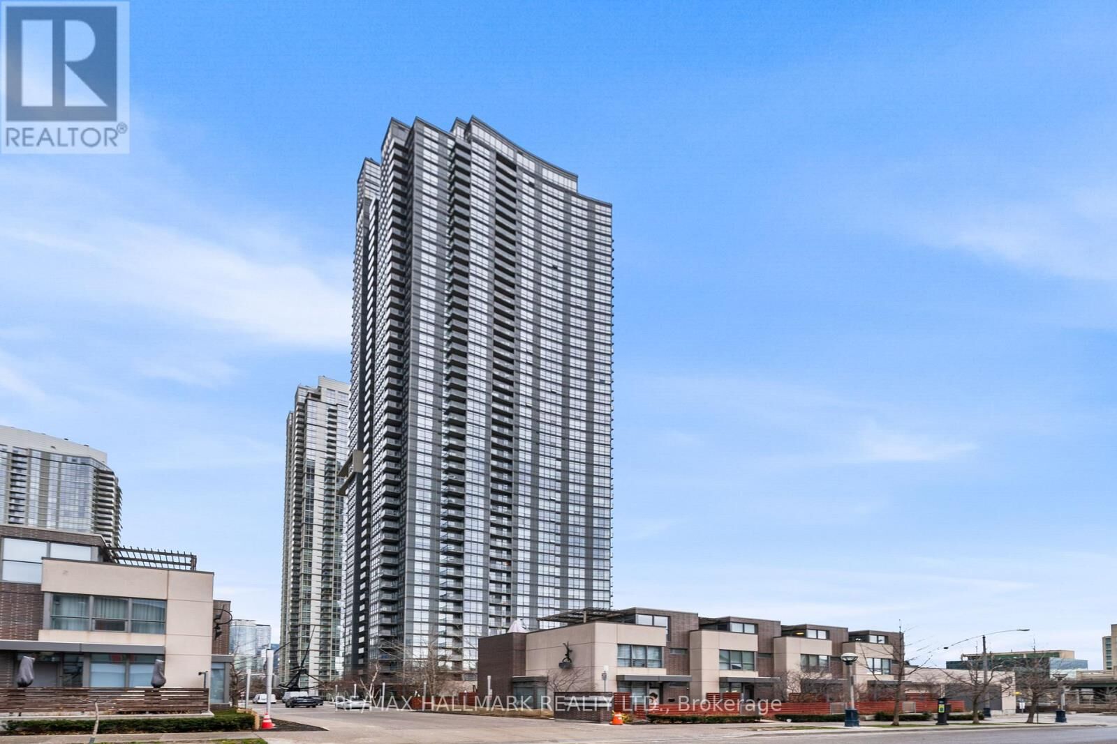 Property Photo:  11 Brunel Court 1702  ON M5V 3Y3 