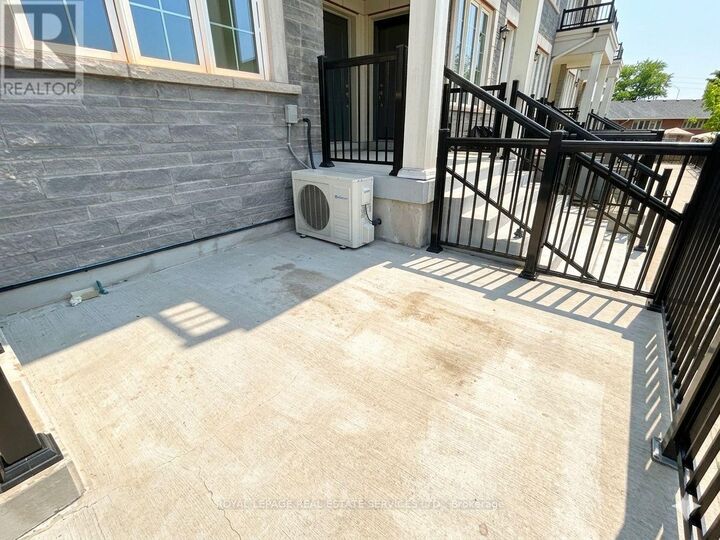 Property Photo:  2199 Lillykin Street 36  ON L6H 0X6 