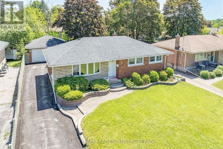 Property Photo: 37 Downsview Drive ON L4M 4P9