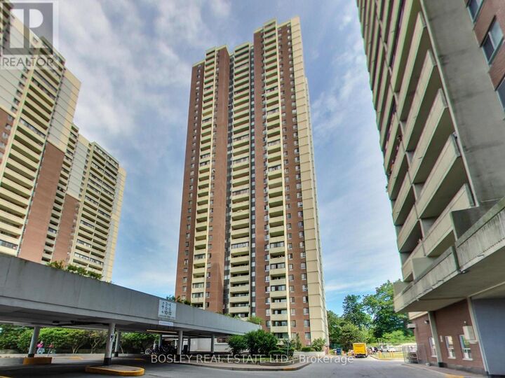 Property Photo:  3 Massey Square 2608  ON M4C 5L7 