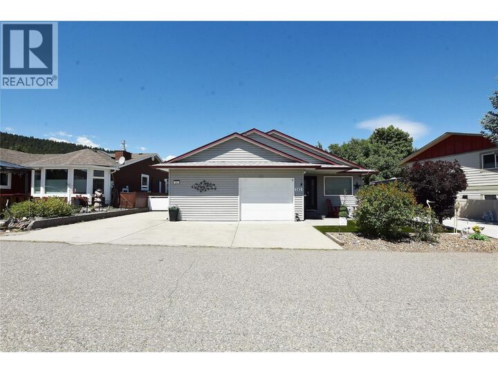 Property Photo: 562 Meadowlark Avenue BC V1H 2A1