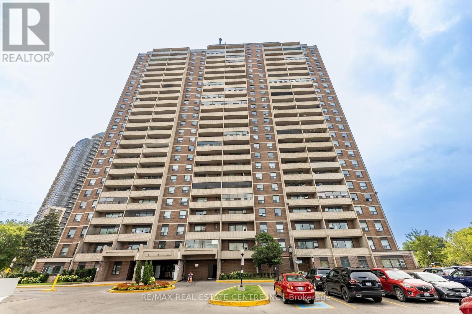 Property Photo:  3390 Weston Road 1009  ON M9M 2X3 