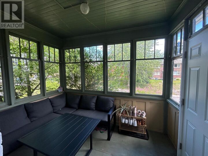Property Photo:  275 Argyle St  ON P7A 3P2 