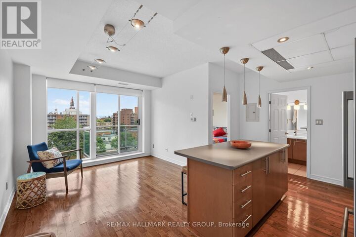 Property Photo:  134 York Street 605  ON K1N 1K8 