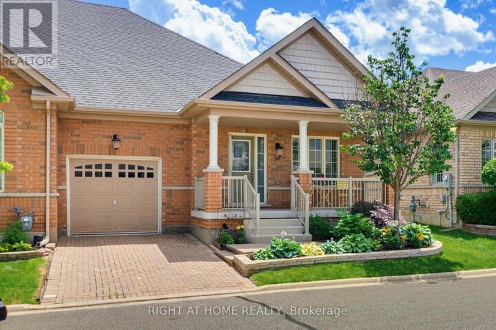 Property Photo: 39 Lacorra Way ON L6R 3P2