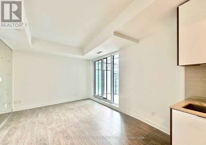 Property Photo: 543 Richmond Street West 1416 ON M5V 0W9