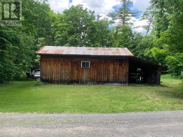 Property Photo: 306 Hanna Road ON K0H 2B0