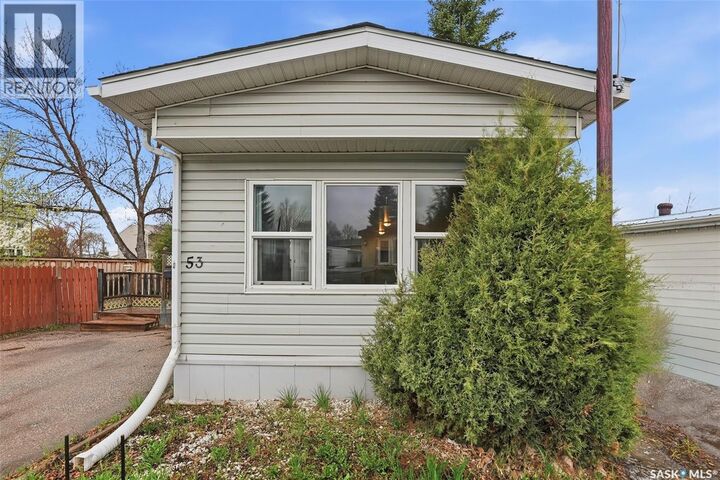 Property Photo:  53 219 Grant Street  SK S7N 2A5 