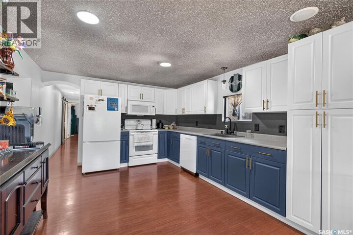 Property Photo:  Beacon Hill Acreage  SK S0M 2K0 