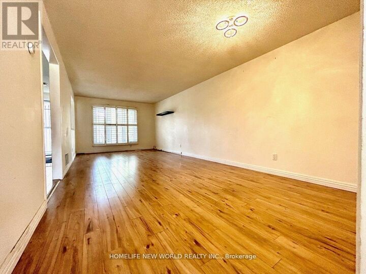 Property Photo:  102 Madsen Crescent  ON L3R 4P3 