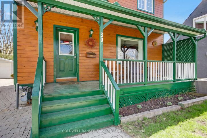 Photo de la propriété: 30 Harrold Place ON K1Z 7N5