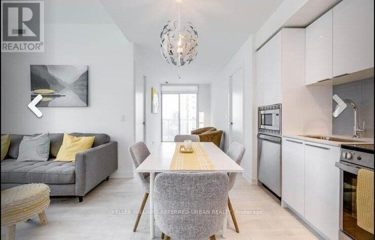 Property Photo: 501 Yonge Street 805 ON M4Y 0G8